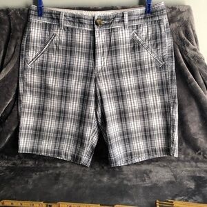 𝅺DOCKERS Plaid shorts‎ size 8